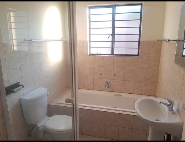 2 BEDROOM PROPERTY TO RENT IN GREEN HILLS